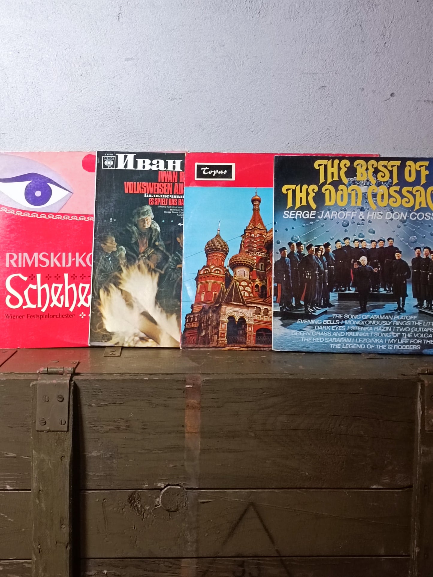 Random Vinyls : USSR, Slavic, Folklore, Gypsy.