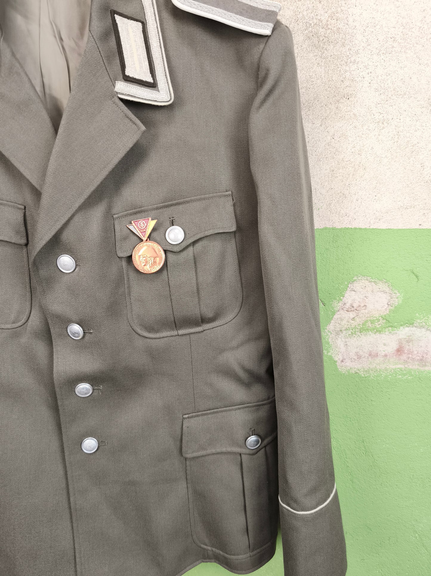 DDR Motorized Infantry Dress jacket + medals L-XL