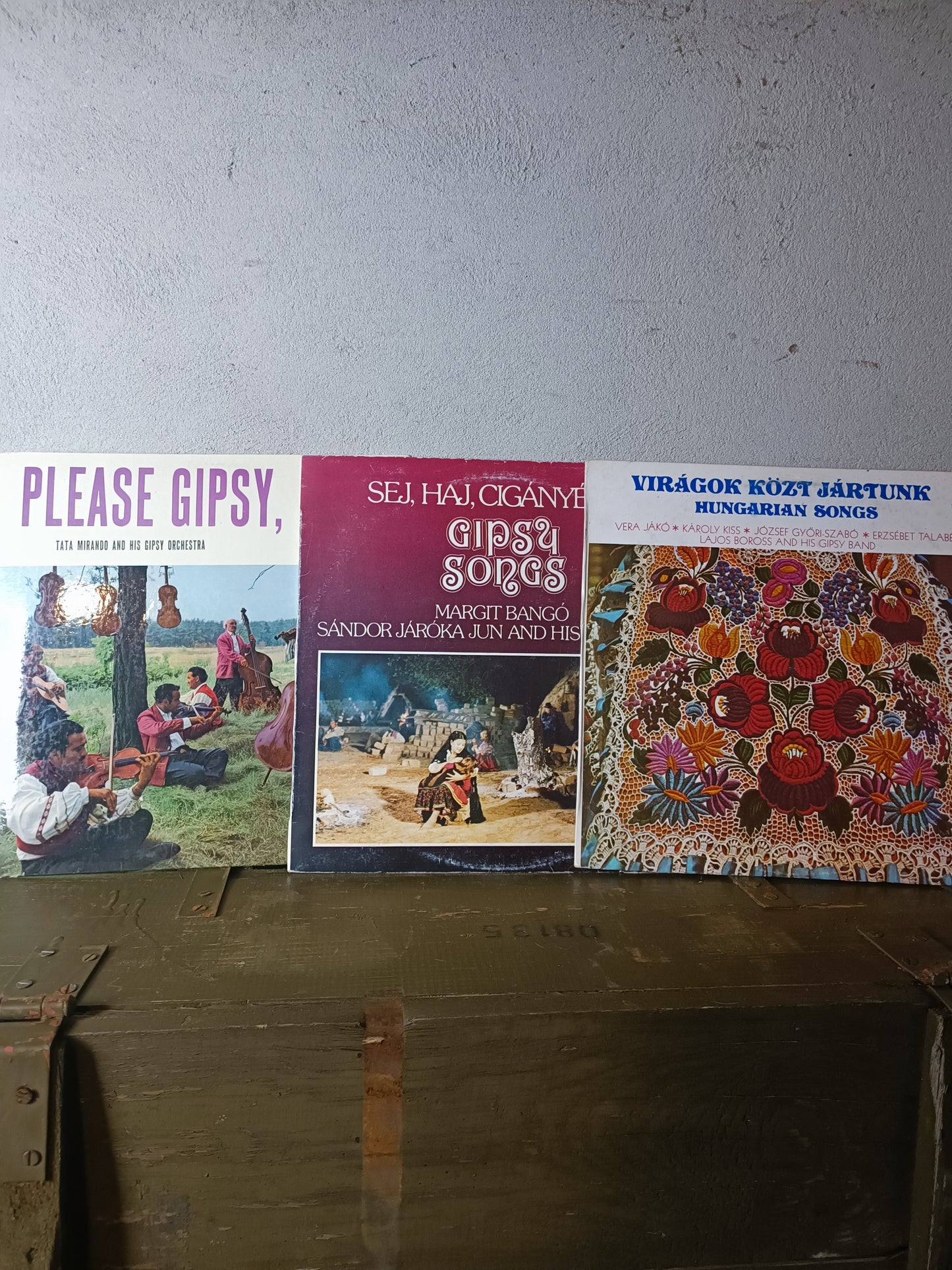 Random Vinyls : USSR, Slavic, Folklore, Gypsy.