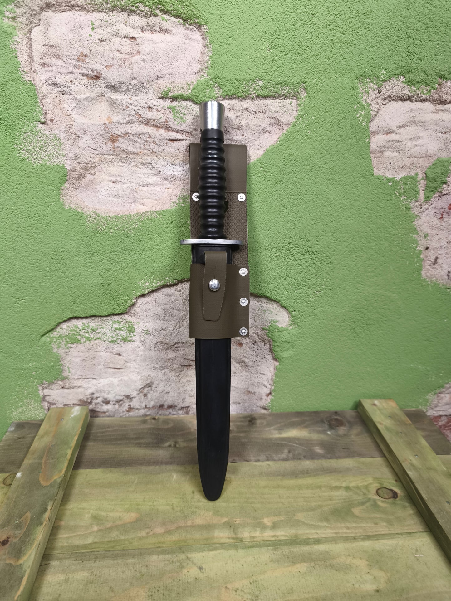 Swiss M1957 Fixed Dagger + Belt Frog